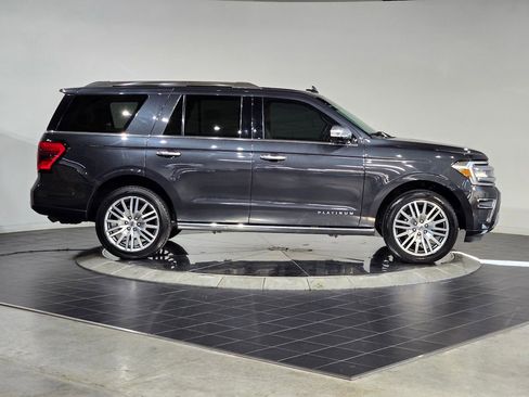 Used 2022 Ford Expedition Platinum image 11