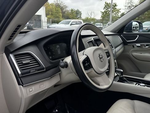 Used 2020 Volvo XC90 T6 Momentum image 22