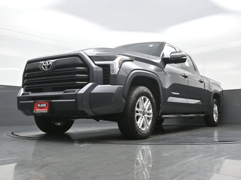 Used 2023 Toyota Tundra SR5 w/ SR5 Premium Package AWD/4WD image 29