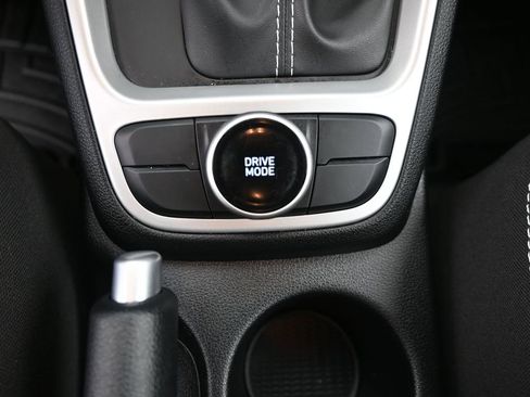 Certified 2024 Hyundai Venue SEL image 21