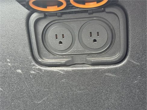 Used 2022 Rivian R1T Adventure image 25