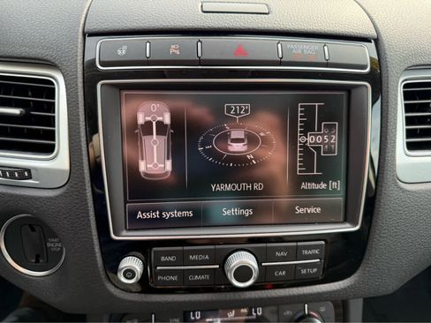 Used 2016 Volkswagen Touareg Executive image 23