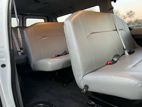 Used 2014 Ford E-350 and Econoline 350 XL image 17