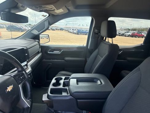 Used 2023 Chevrolet Silverado 1500 LT AWD/4WD image 40