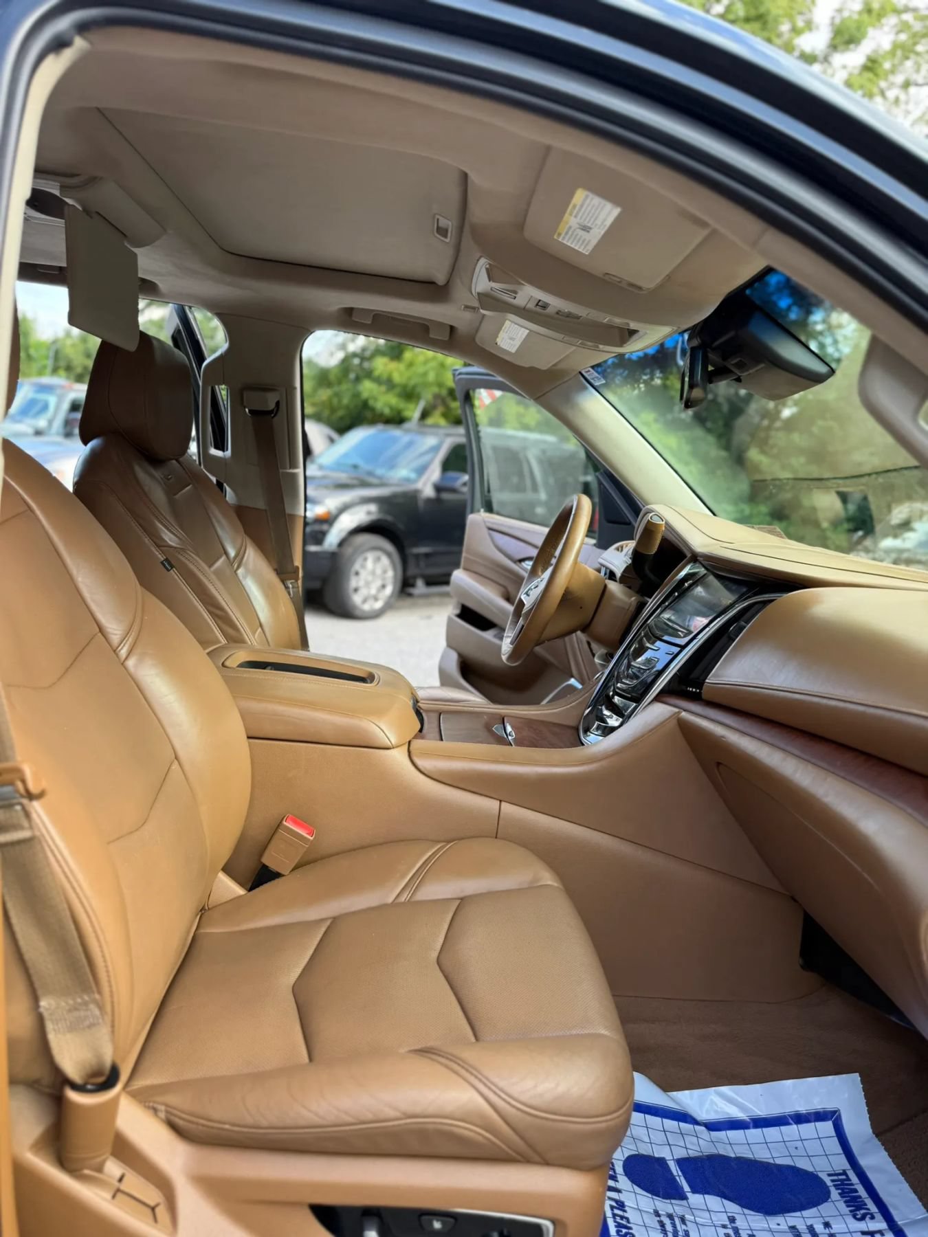 Used 2015 Cadillac Escalade ESV Platinum AWD/4WD image 26