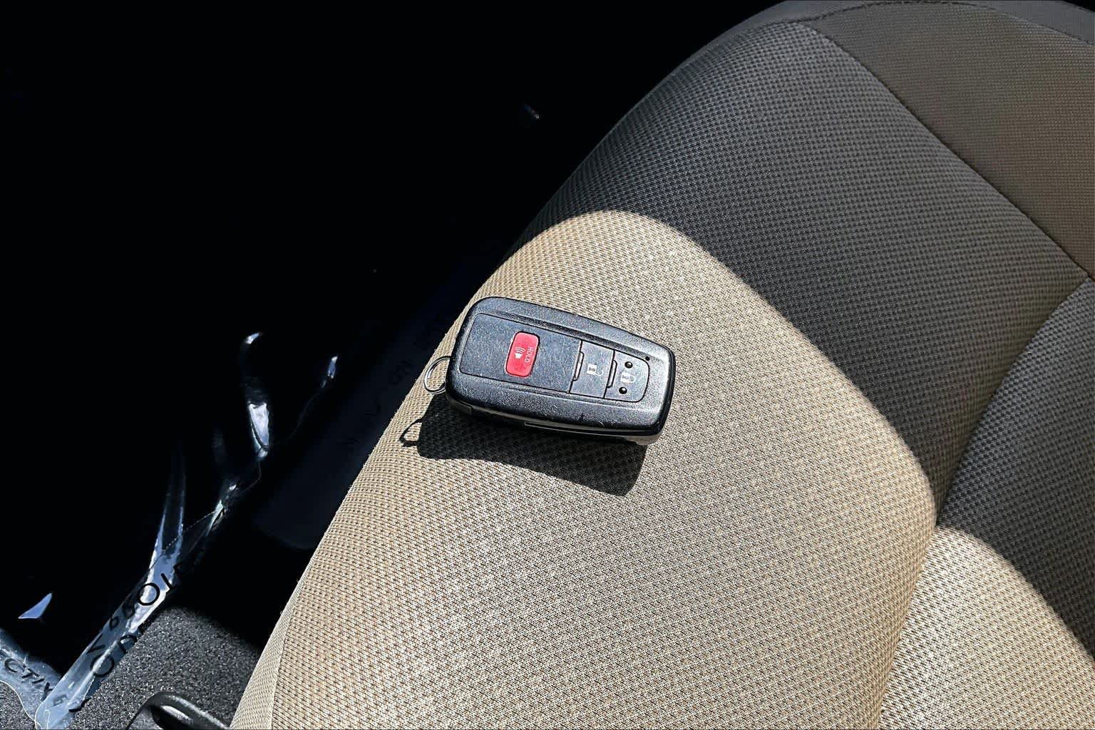 Used 2021 Toyota Prius LE w/ Carpet Mat Package (TMS) AWD/4WD image 13