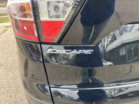 Used 2018 Ford Escape SE w/ SE Sync 3 Package image 27