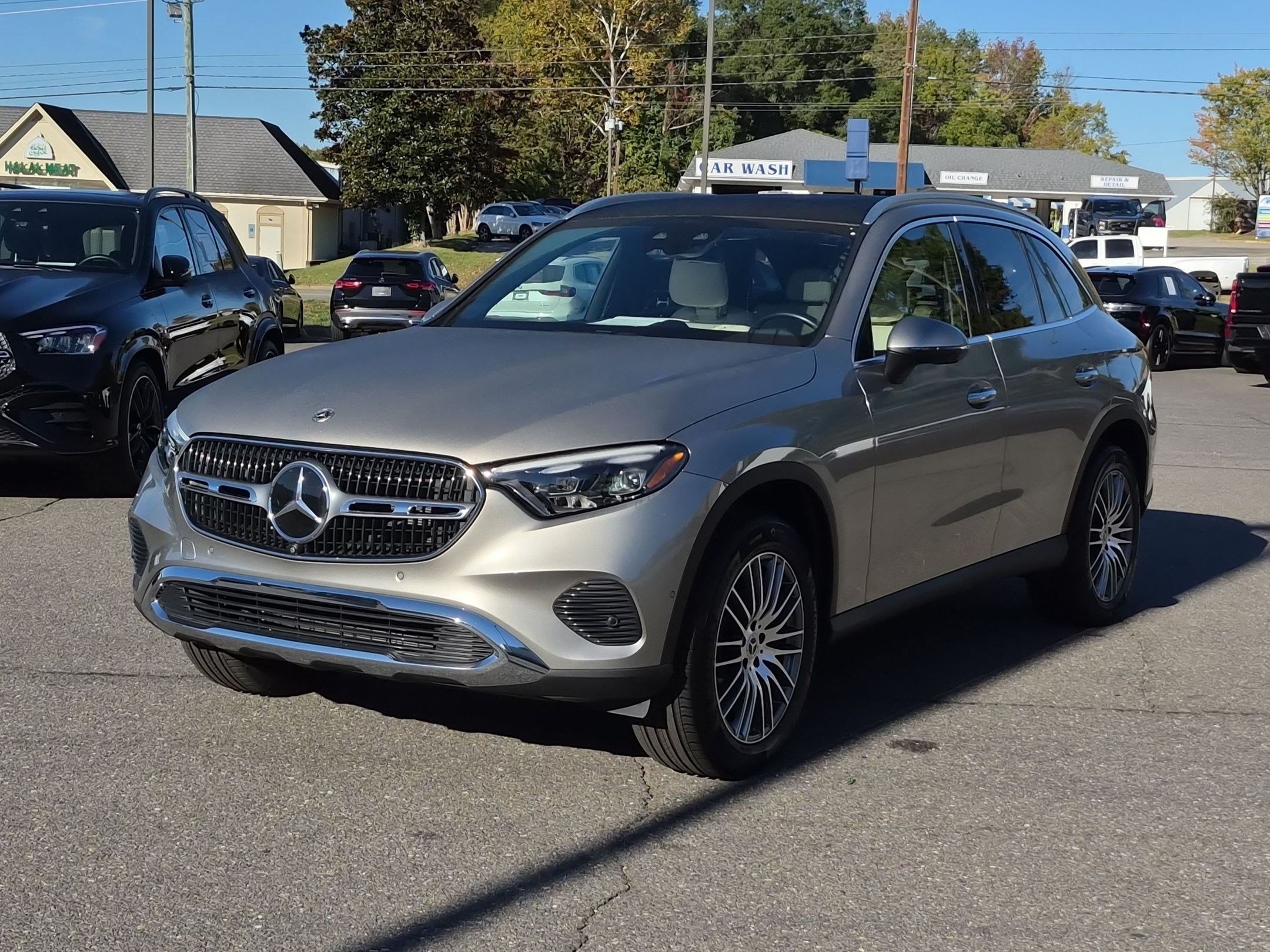 Used 2024 Mercedes-Benz GLC 300 4MATIC image 7