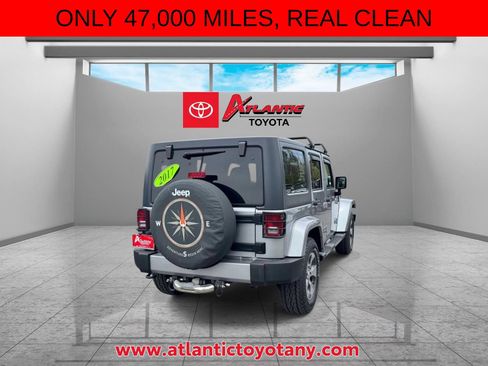 Used 2017 Jeep Wrangler Unlimited Sahara w/ Dual Top Group AWD/4WD image 5