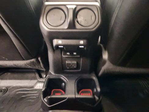 Used 2020 Jeep Gladiator Overland AWD/4WD image 31