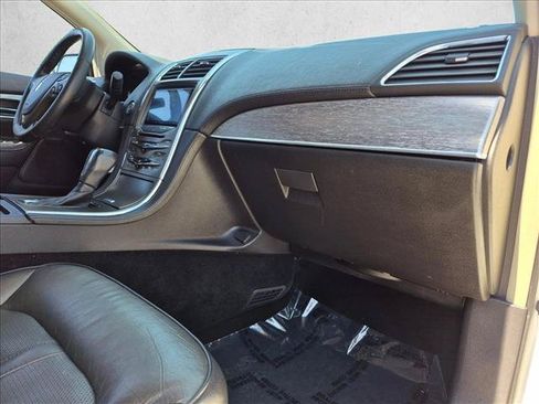 Used 2012 Lincoln MKX AWD image 24