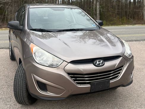 Used 2010 Hyundai Tucson GLS FWD image 6