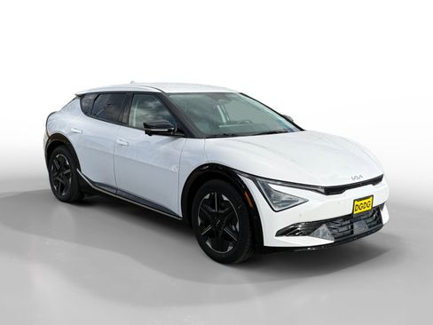 New 2025 Kia EV6 Wind image 7