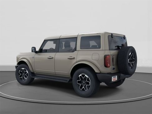 New 2025 Ford Bronco Outer Banks image 4