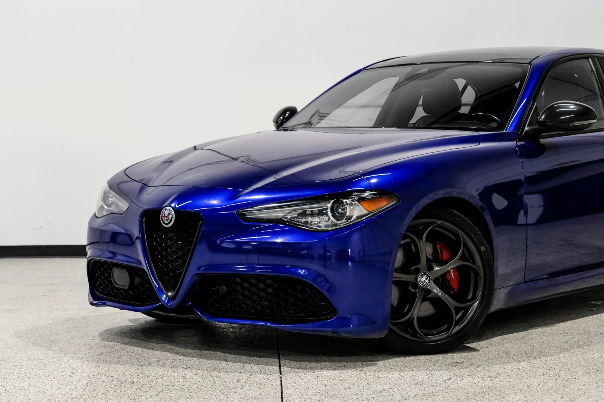 Used 2020 Alfa Romeo Giulia Ti Sport w/ Quick Order Package 22U Sport RWD image 12