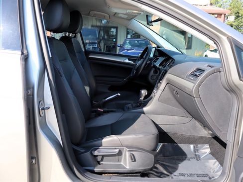 Used 2015 Volkswagen Golf TDI FWD image 18