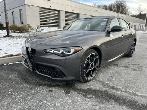 New 2025 Alfa Romeo Giulia AWD w/ Driving Assist Package image 4