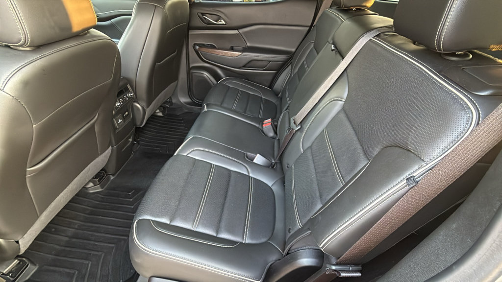 Used 2023 GMC Acadia Denali FWD image 12