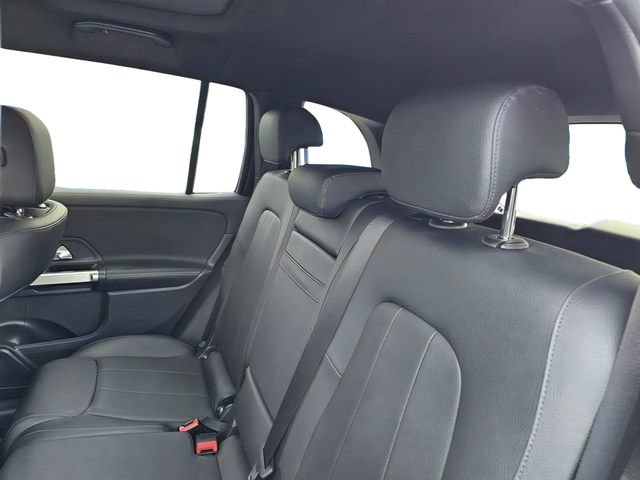 Used 2024 Mercedes-Benz GLB 250 image 33