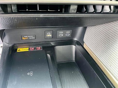 Used 2025 Toyota Camry SE w/ Convenience Package FWD image 25