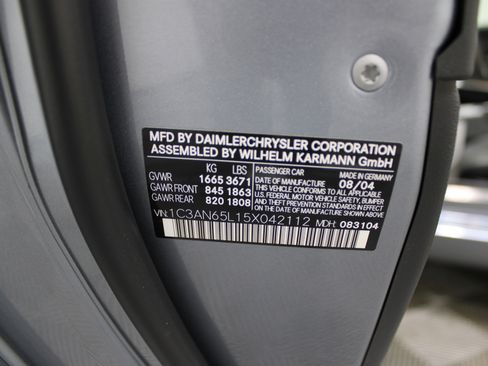 Used 2005 Chrysler Crossfire Limited image 30