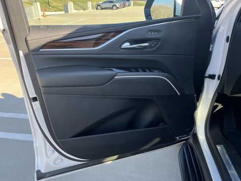 Used 2021 Cadillac Escalade Premium Luxury w/ Performance Package image 25