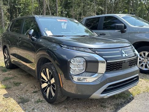 Used 2025 Mitsubishi Outlander SE FWD image 10