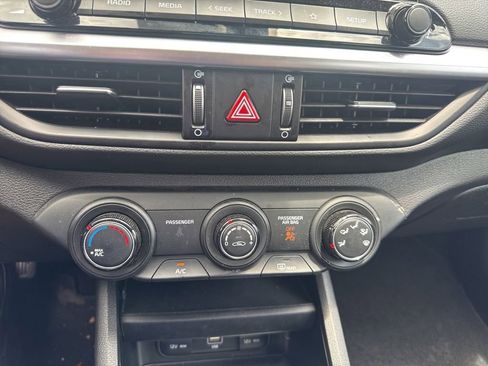 Certified 2023 Kia Forte LXS FWD image 16