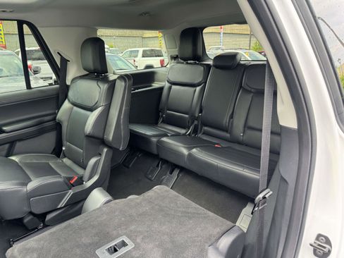 Used 2025 Ford Expedition Platinum AWD/4WD image 20