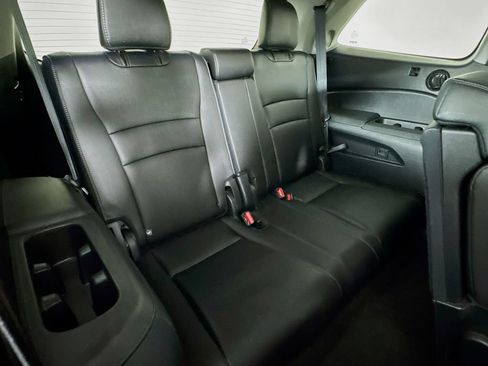 Used 2020 Honda Pilot Touring image 39