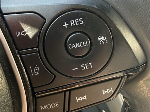 Used 2021 Toyota Venza XLE w/ Softex Package image 24