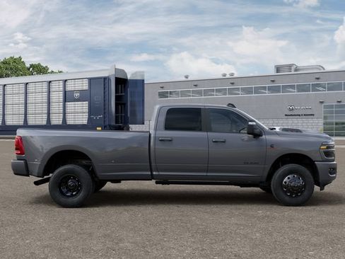 New 2026 RAM 3500 Laramie AWD/4WD image 22