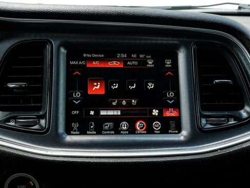 Used 2015 Dodge Challenger R/T Scat Pack w/ Scat Pack Appearance Package RWD image 26