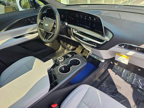 New 2026 Cadillac Lyriq Sport AWD/4WD image 10