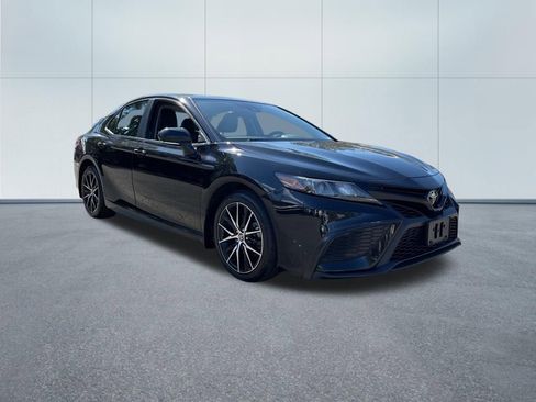 Used 2024 Toyota Camry SE w/ Blackout Package (TMS) image 4