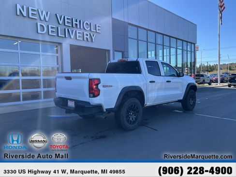 Used 2026 Chevrolet Colorado Trail Boss AWD/4WD image 9