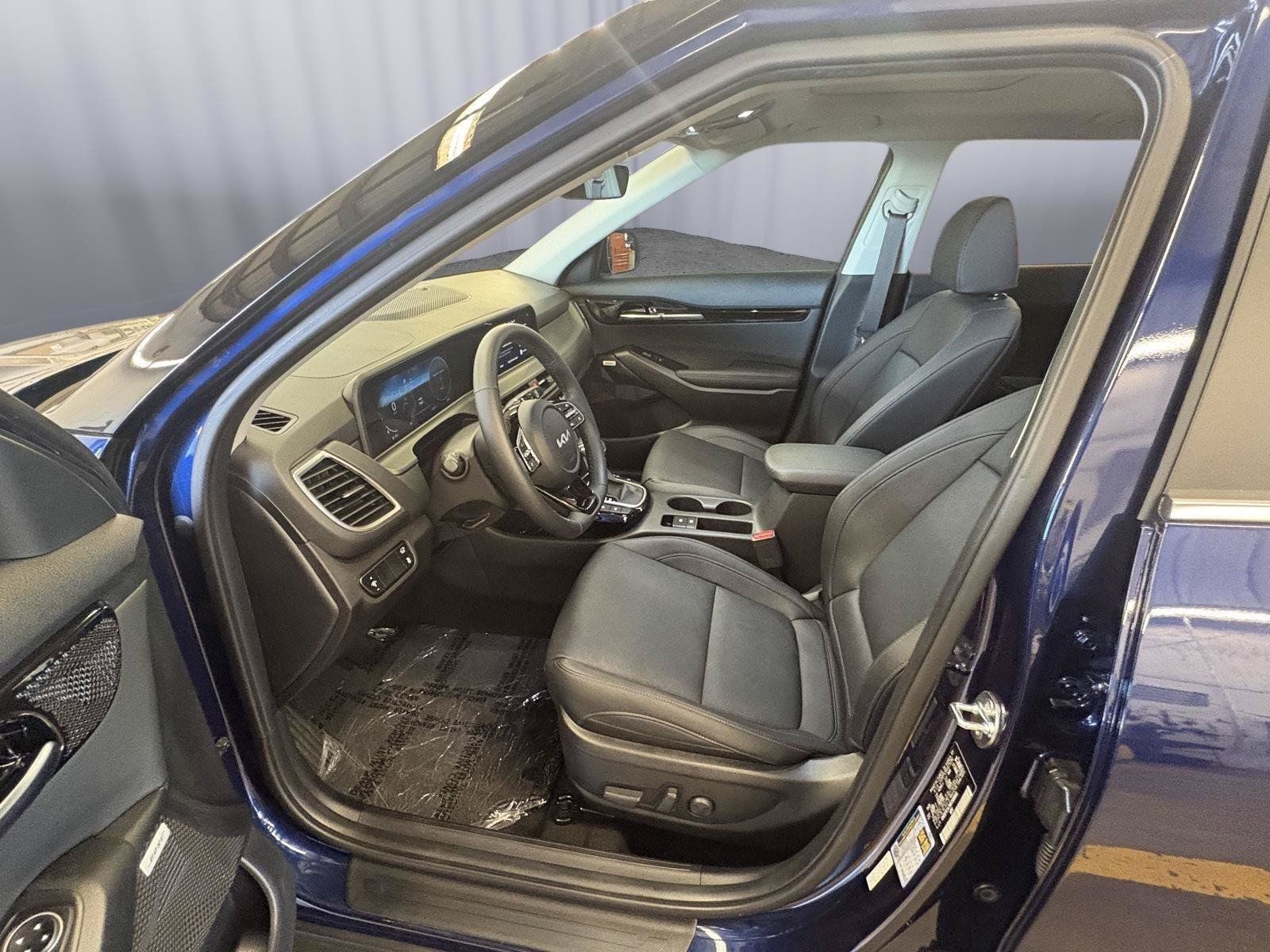 Used 2024 Kia Seltos SX w/ SX Sunroof Package AWD/4WD image 24
