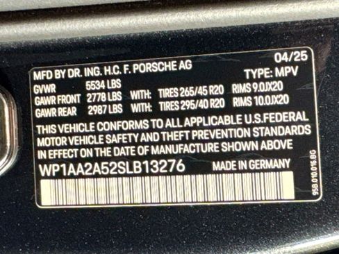 Certified 2025 Porsche Macan image 25