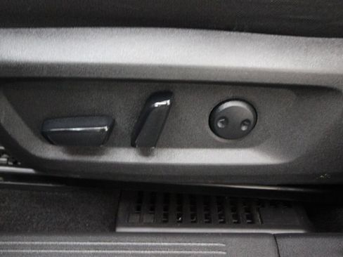 Used 2024 Nissan Rogue SV AWD/4WD image 15