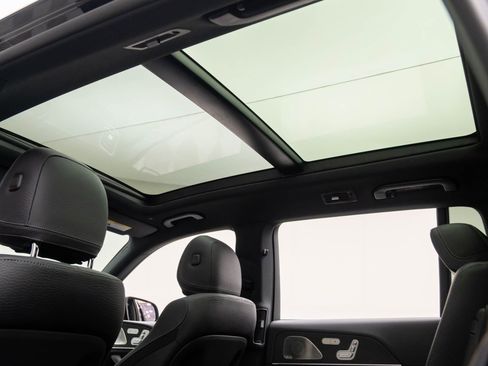 New 2026 Mercedes-Benz GLS 580 4MATIC image 21