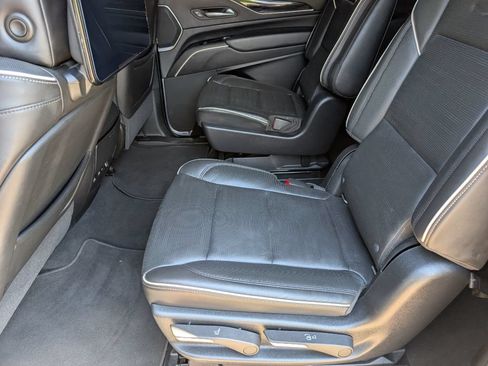 Used 2021 Cadillac Escalade ESV Sport w/ LPO, Illumination Package AWD/4WD image 9
