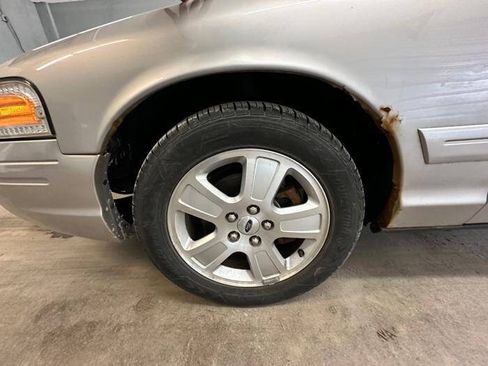 Used 2006 Ford Crown Victoria LX RWD image 11