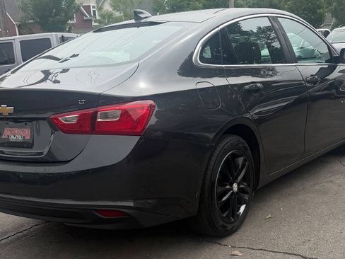 Used 2017 Chevrolet Malibu LT FWD image 10