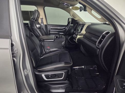 Used 2019 RAM 1500 Laramie AWD/4WD image 32