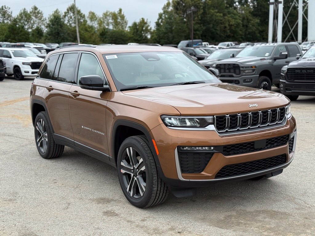 New 2027 Jeep Grand Cherokee Limited AWD/4WD image 4