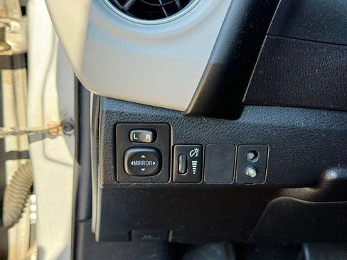 Used 2018 Toyota Corolla LE w/ LE Premium Package FWD image 18