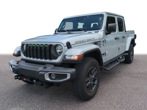 Used 2024 Jeep Gladiator Sport AWD/4WD image 1