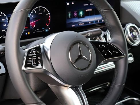 Certified 2025 Mercedes-Benz GLA 250 4MATIC image 20