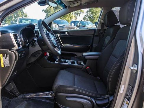 Used 2020 Kia Sportage LX image 17