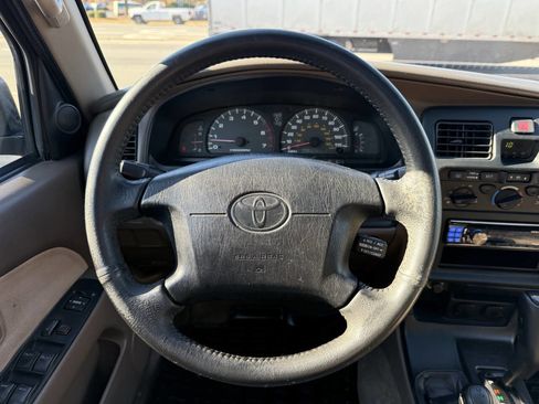 Used 2002 Toyota 4Runner SR5 image 17